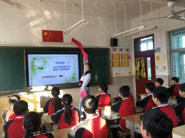 将课间一刻钟校园餐人工智能教育等变革转化为每一个学生健康